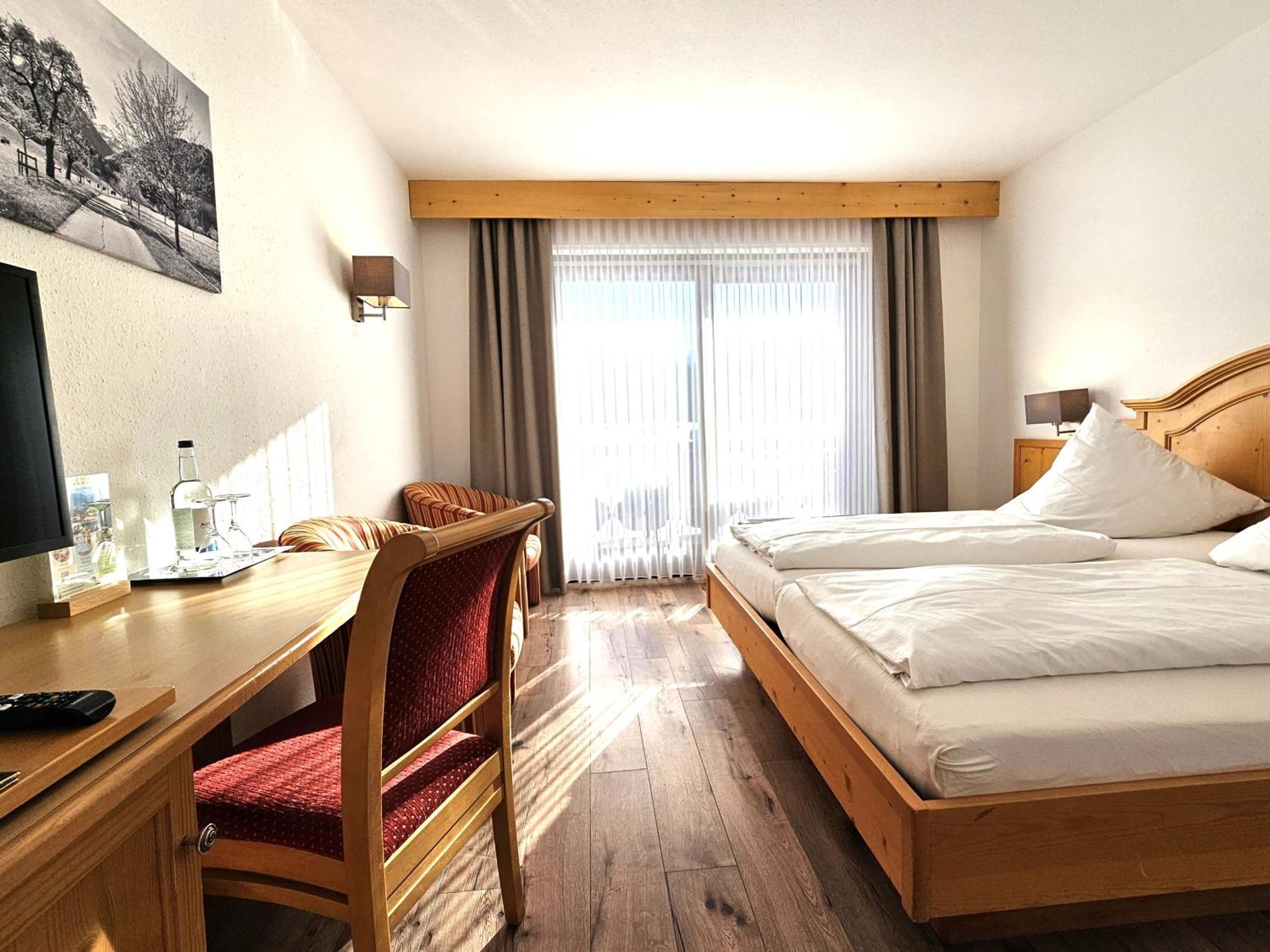 Hotel Cafe Fuggerhof Oberstdorf Exterior photo